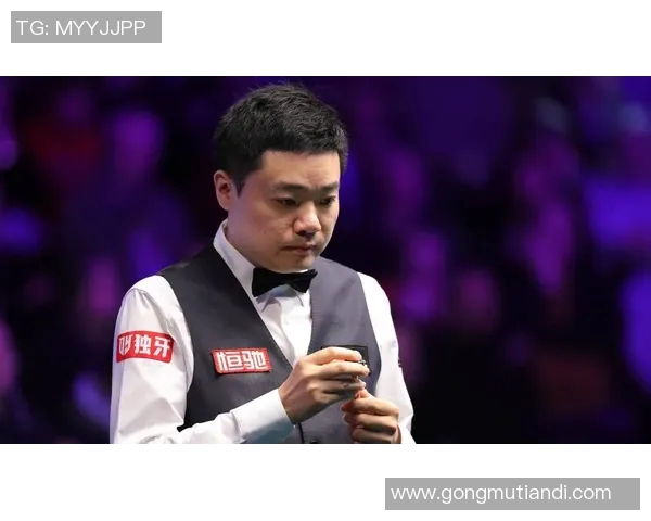 4月27日丁俊晖迎战世界冠军展现巅峰对决的精彩瞬间 4月27日丁俊晖迎战世界冠军展现巅峰对决的精彩瞬间